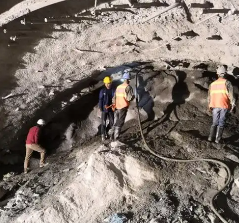 遵义拱顶带模注浆料的施工流程及注意事项